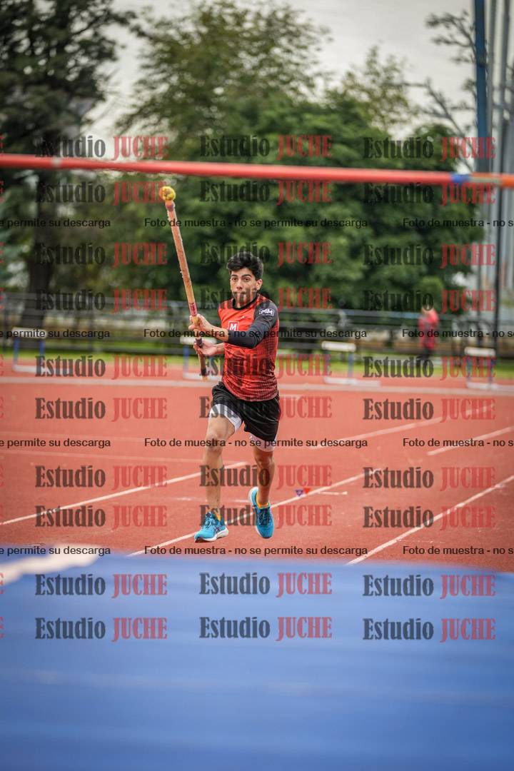 Fotos del salto con garrocha de varones - decatlón 8