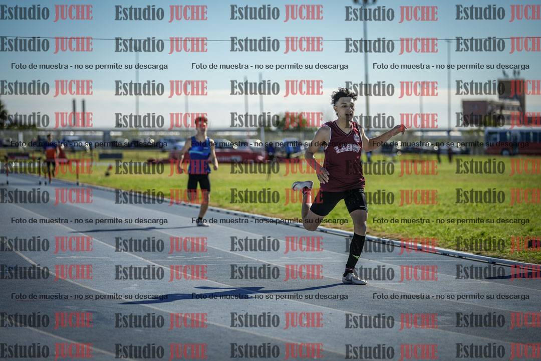 Fotos de los 400 m con vallas de varones