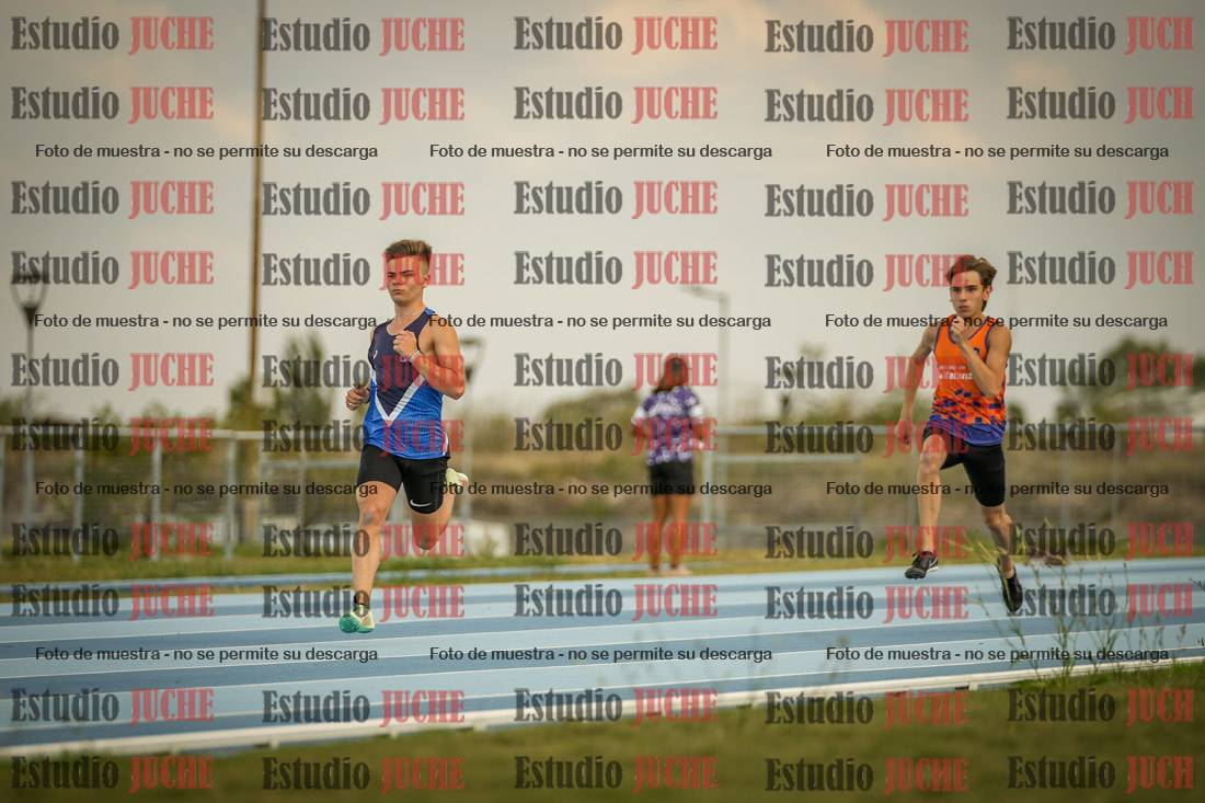 Fotos de los 300 m llanos de varones