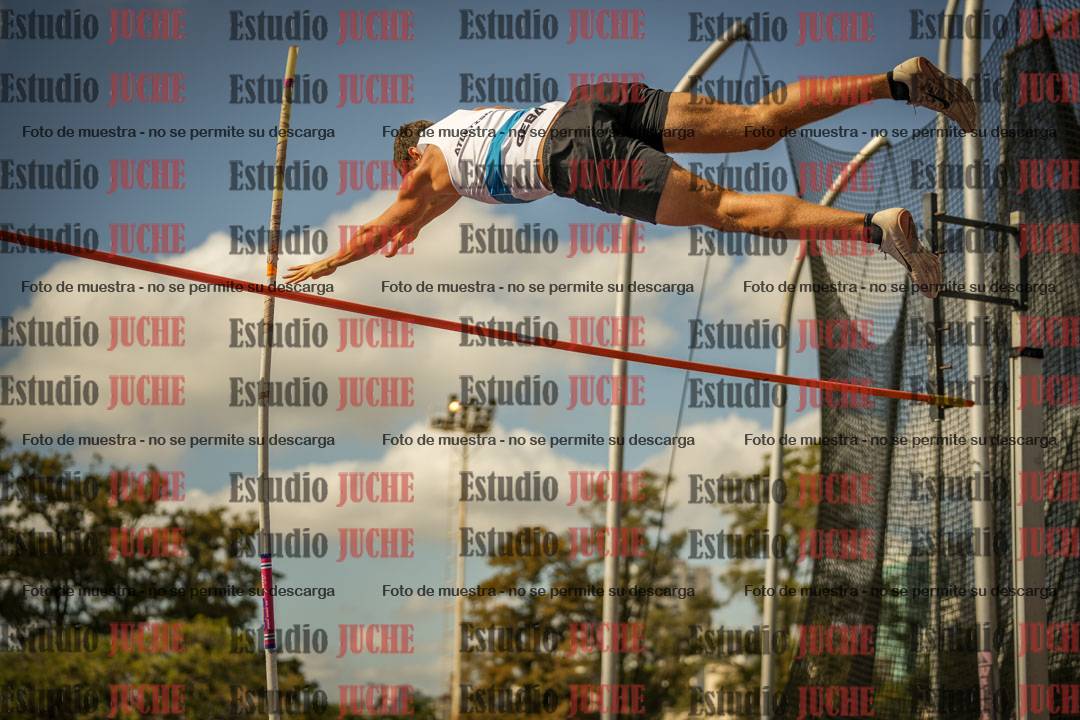 Fotos del salto con garrocha de mujeres y varones