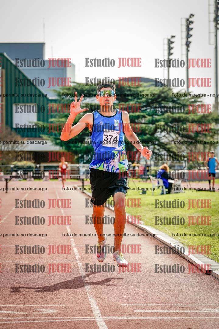 Fotos de los 1500 m con obstáculos de varones