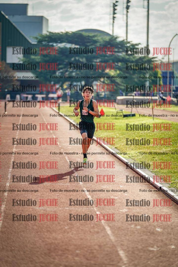Fotos de los 2000 m con obstáculos de varones