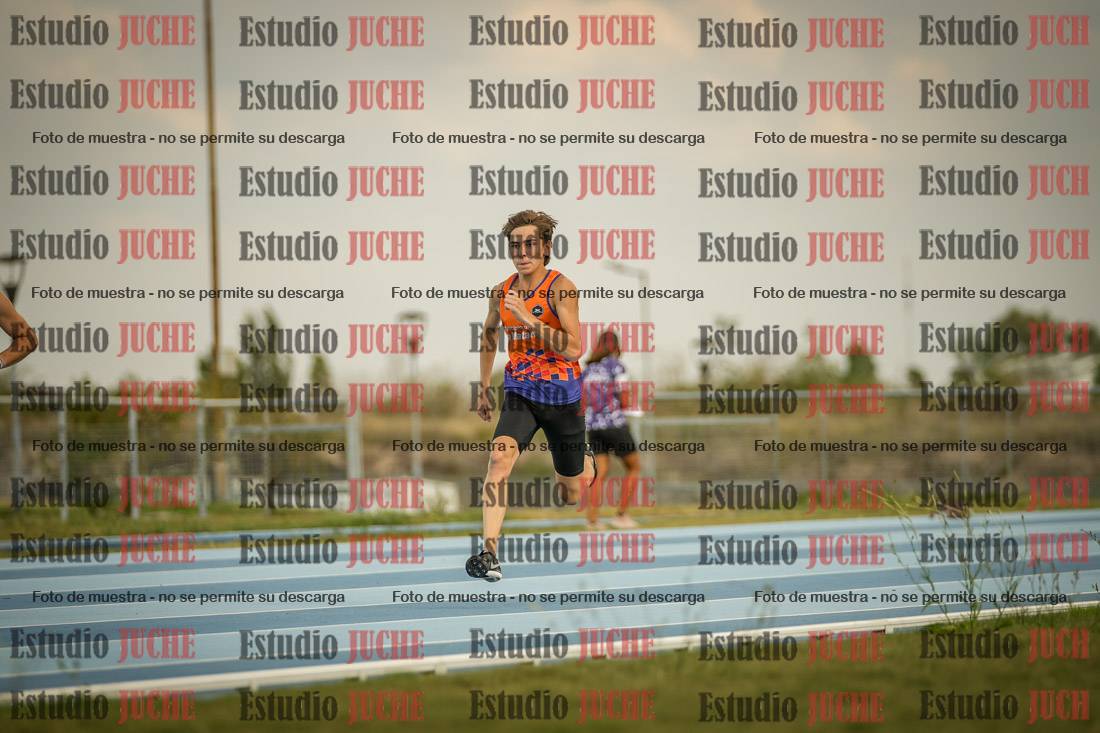 Fotos de los 300 m llanos de varones