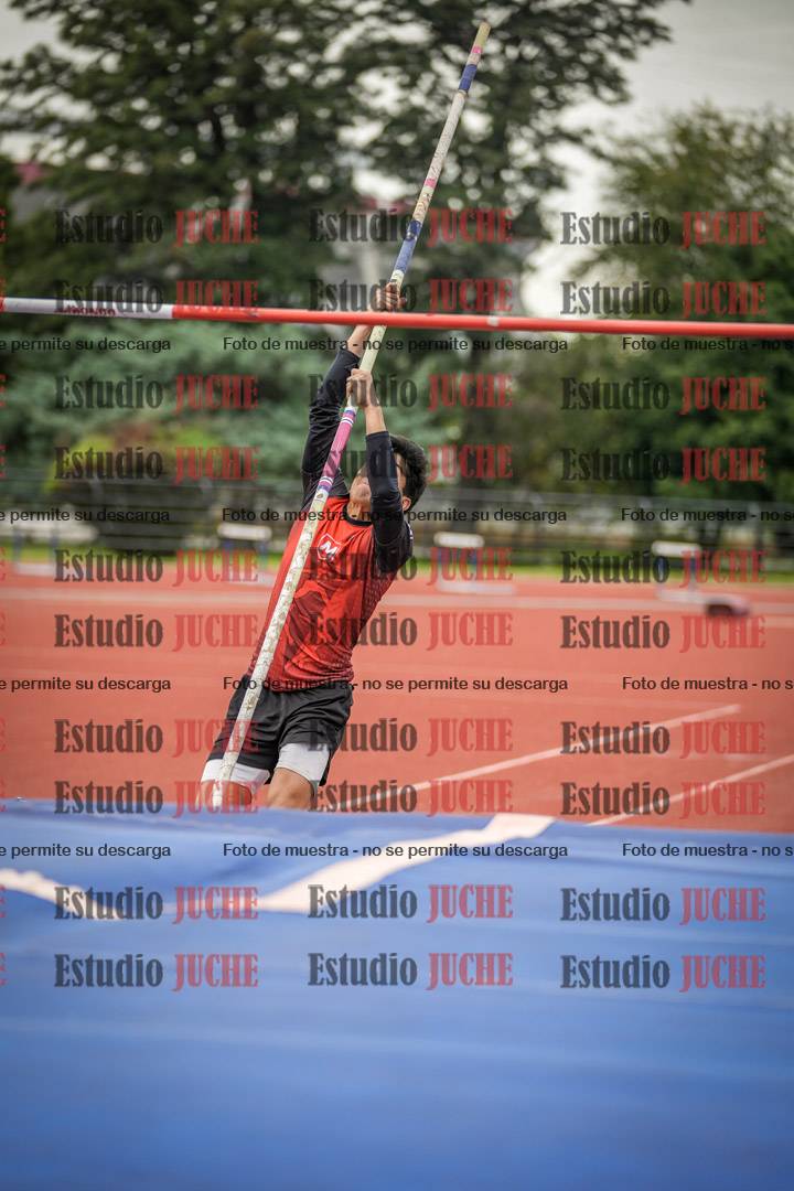 Fotos del salto con garrocha de varones - decatlón 8