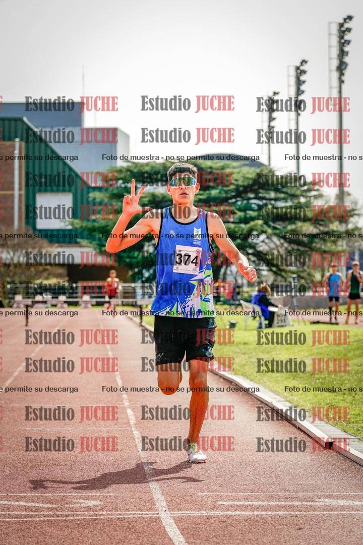 Fotos de los 1500 m con obstáculos de varones