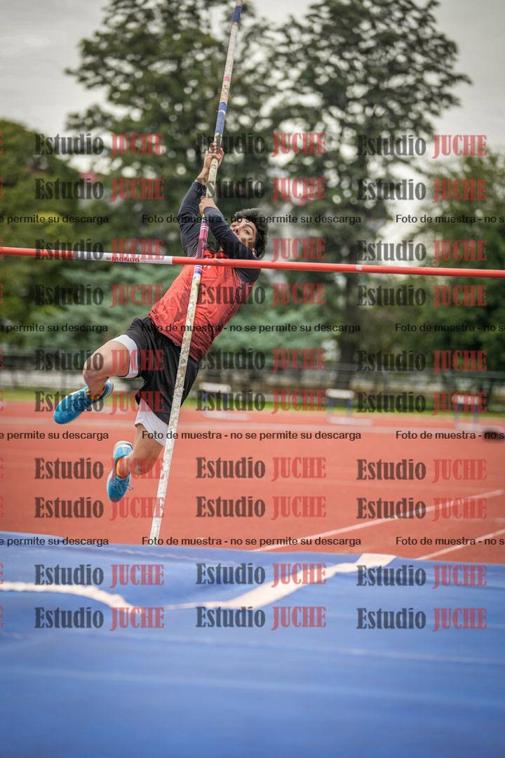 Fotos del salto con garrocha de varones - decatlón 8