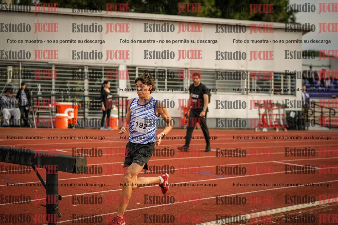 Fotos de los 3000 m con obstáculos de varones