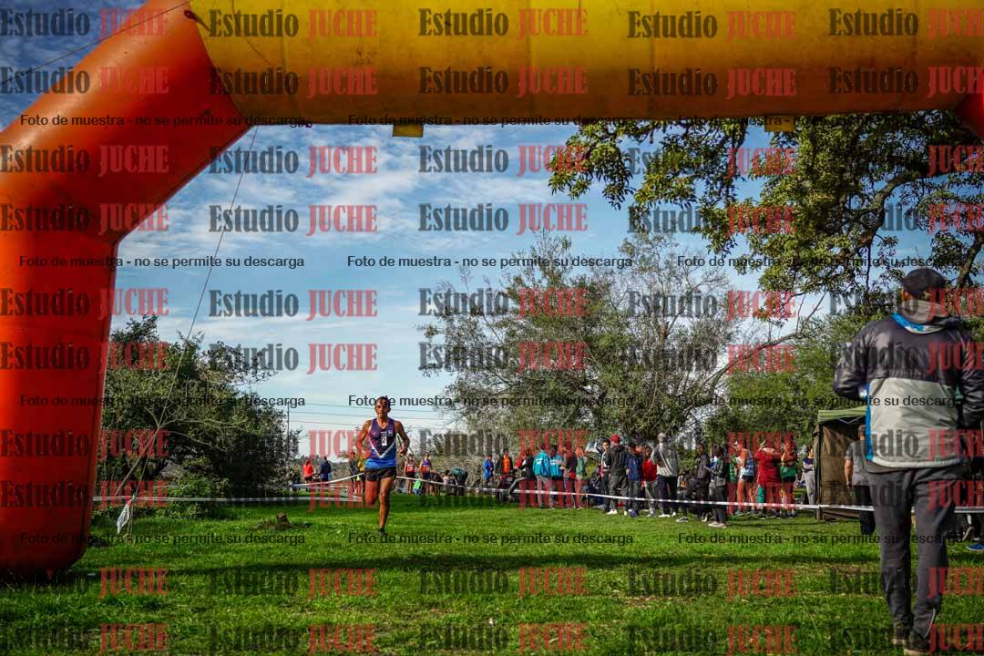 Fotos de la llegada del cross de 4000 m - varones