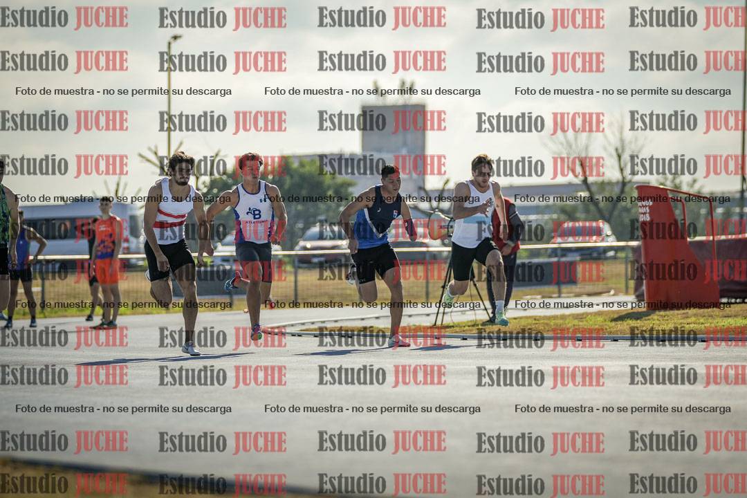 Fotos de los 100 m llanos de varones