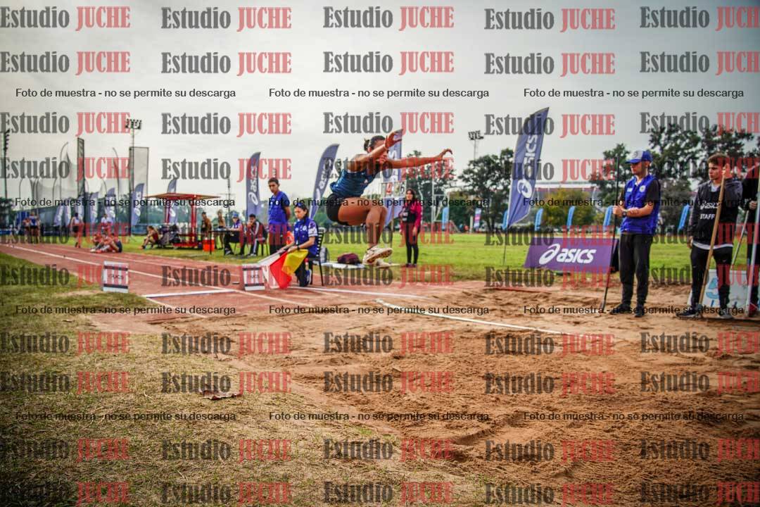Fotos del salto en largo de mujeres
