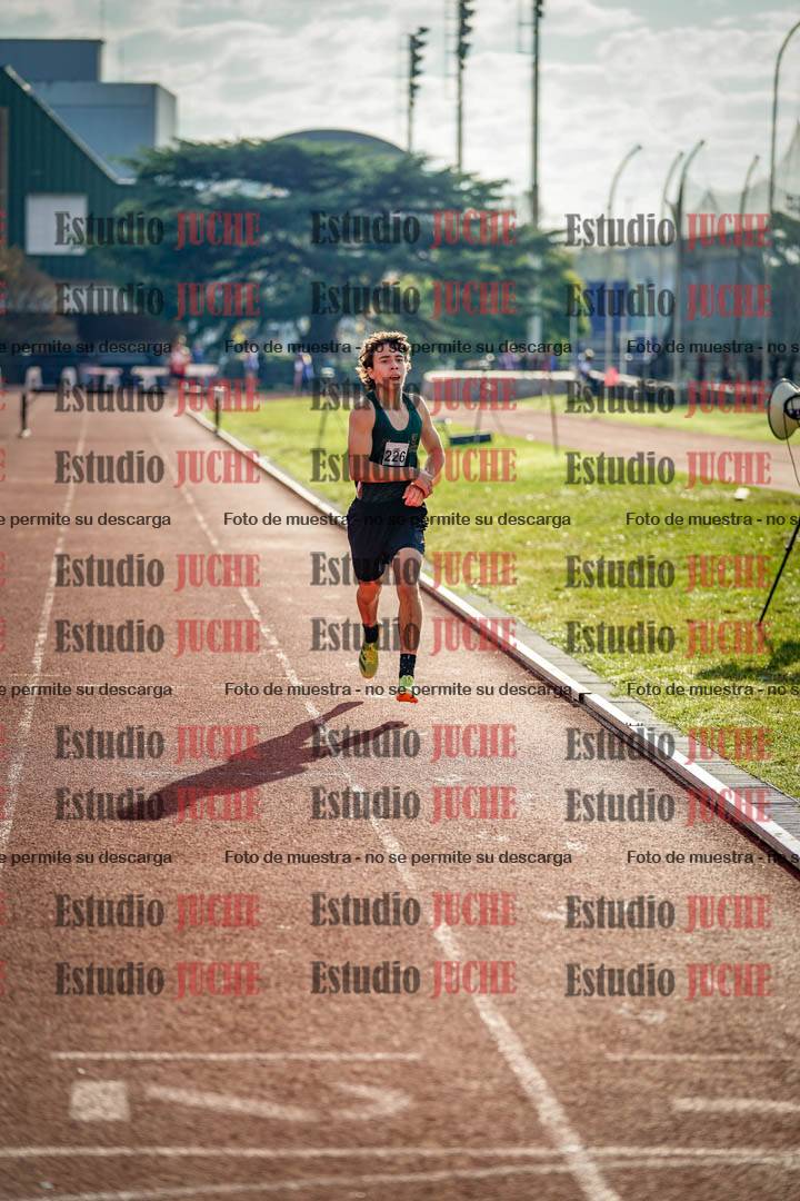 Fotos de los 2000 m con obstáculos de varones