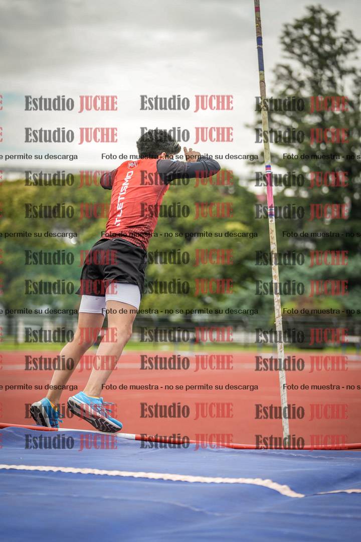 Fotos del salto con garrocha de varones - decatlón 8