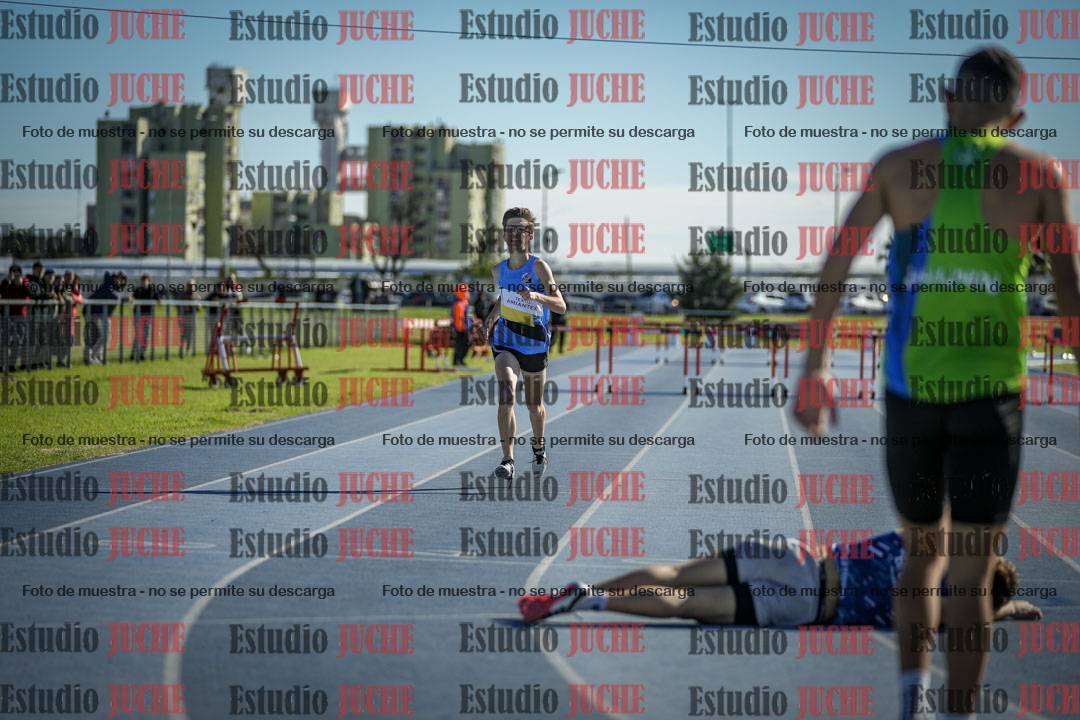 Fotos de los 400 m con vallas de varones