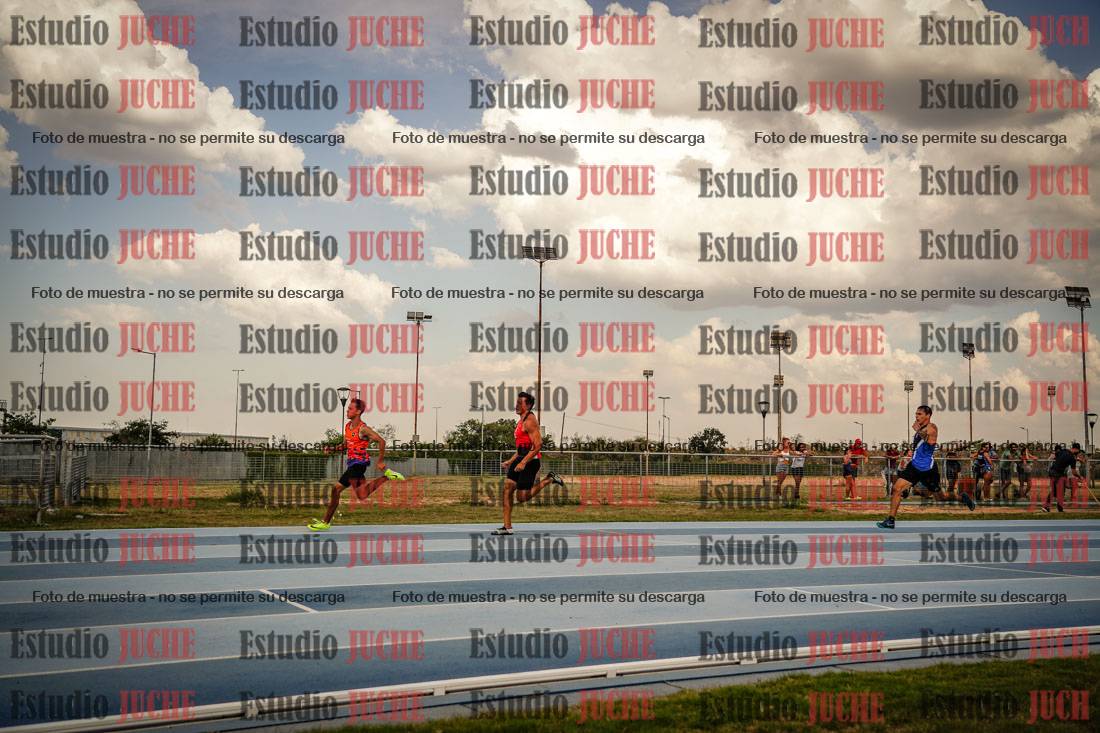 Fotos de los 300 m llanos de varones