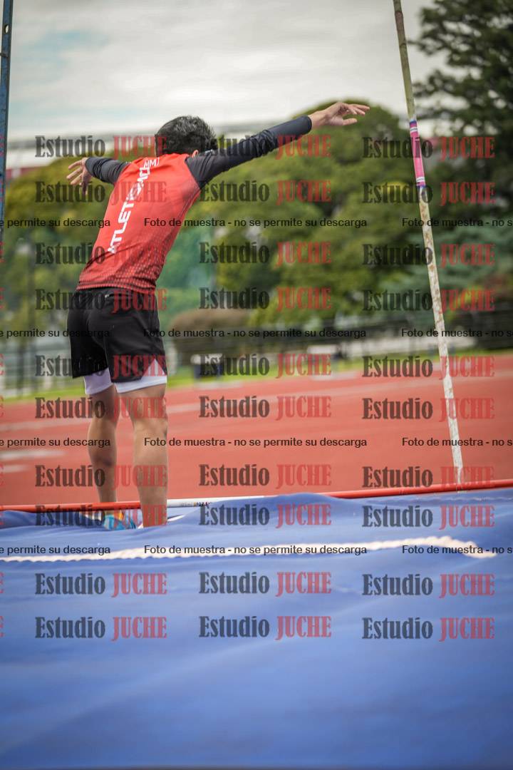 Fotos del salto con garrocha de varones - decatlón 8