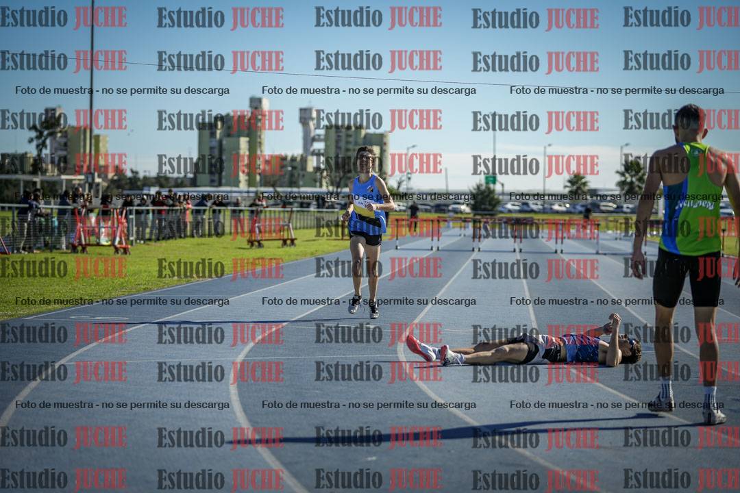 Fotos de los 400 m con vallas de varones