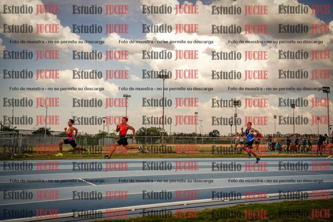 Fotos de los 300 m llanos de varones