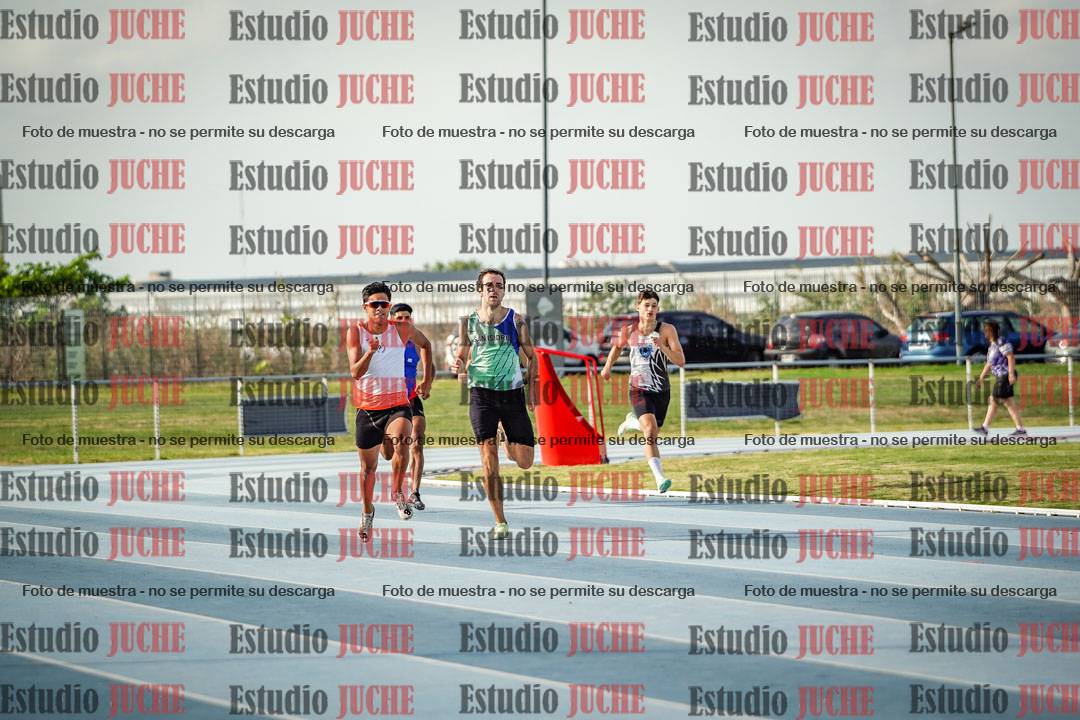 Fotos de los 400 m llanos de varones