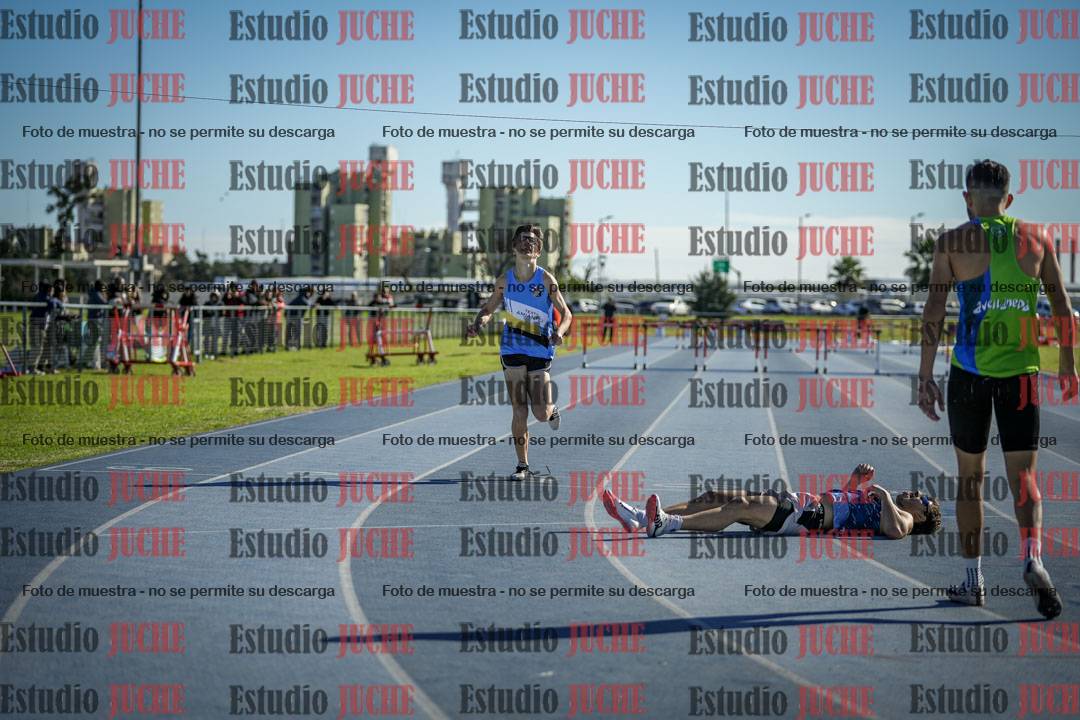 Fotos de los 400 m con vallas de varones
