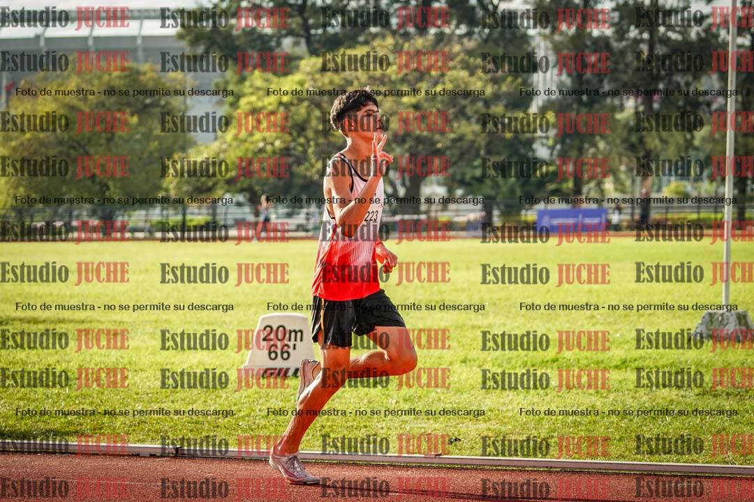Fotos de los 2000 m con obstáculos de varones
