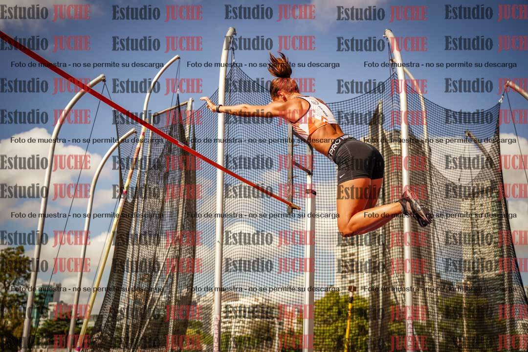 Fotos del salto con garrocha de mujeres y varones