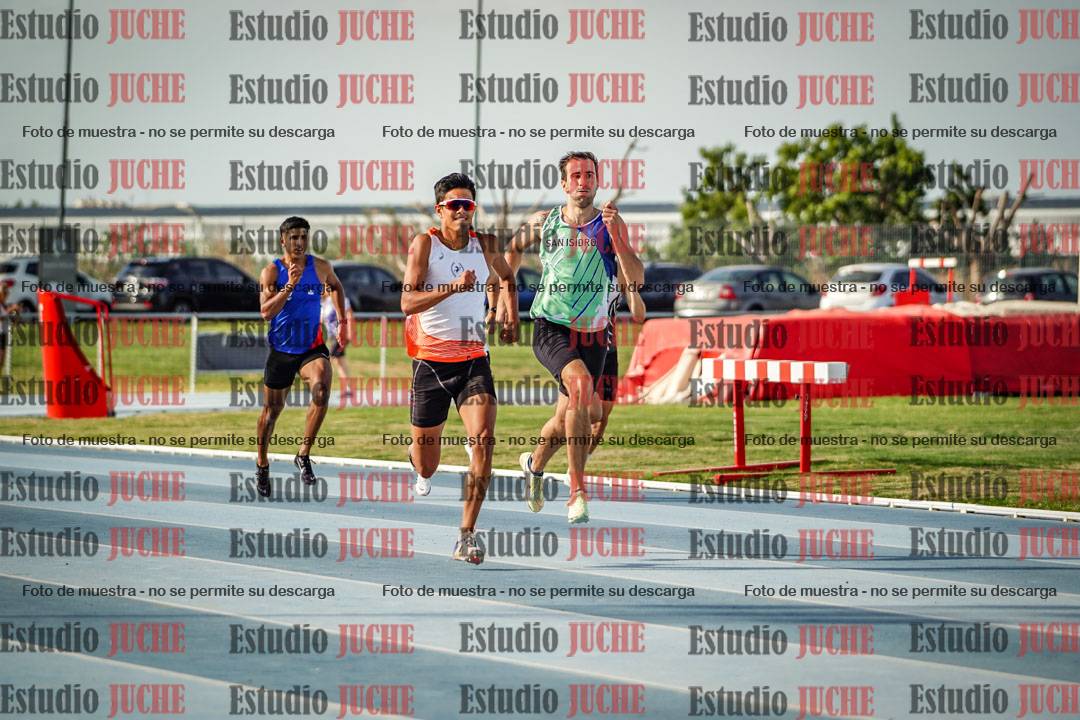 Fotos de los 400 m llanos de varones
