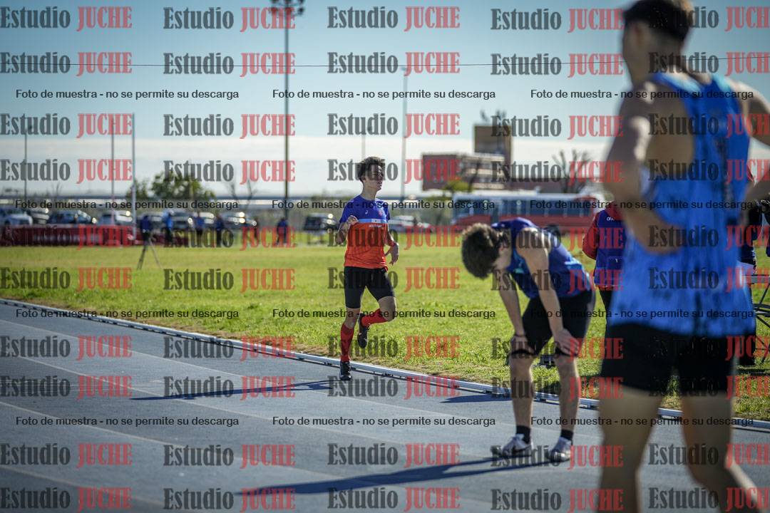 Fotos de los 400 m con vallas de varones