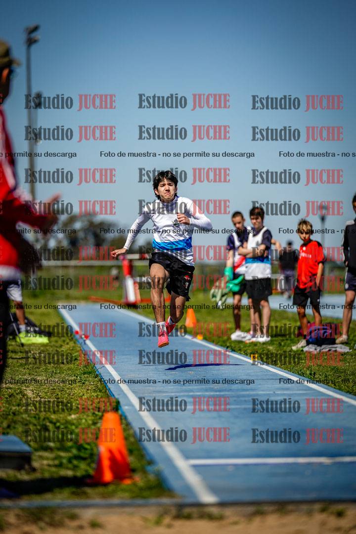 Fotos del salto en largo de varones - U15