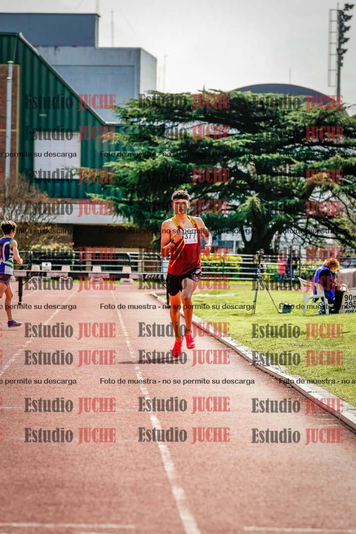 Fotos de los 1500 m con obstáculos de varones