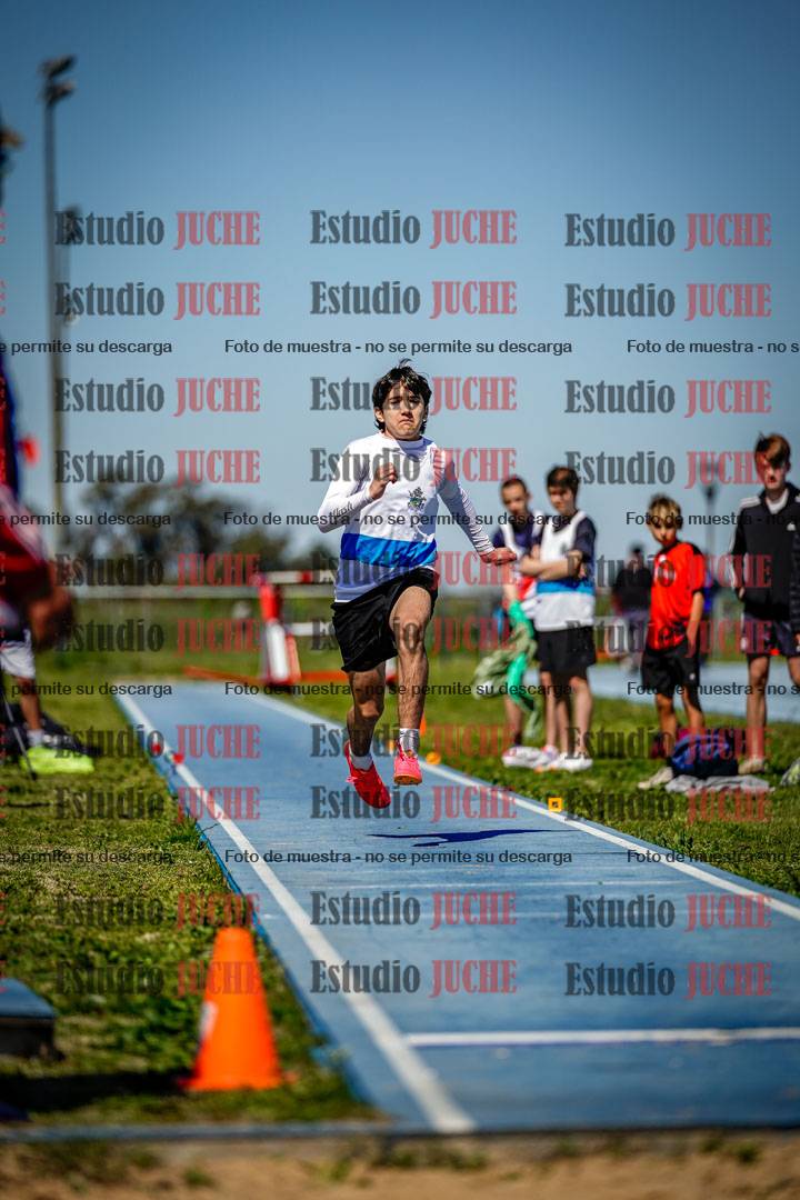 Fotos del salto en largo de varones - U15