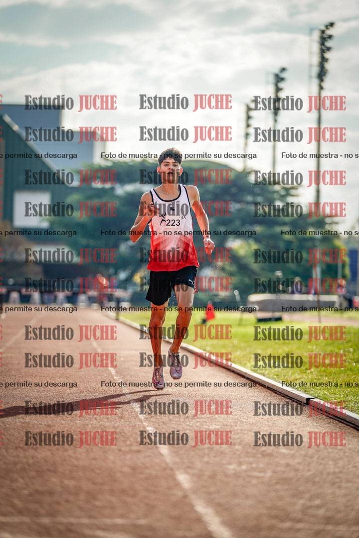 Fotos de los 2000 m con obstáculos de varones