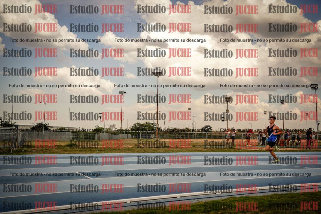Fotos de los 300 m llanos de varones