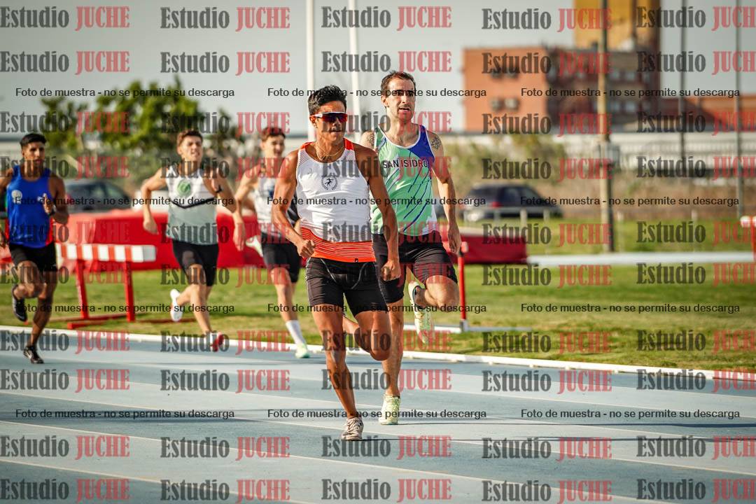 Fotos de los 400 m llanos de varones