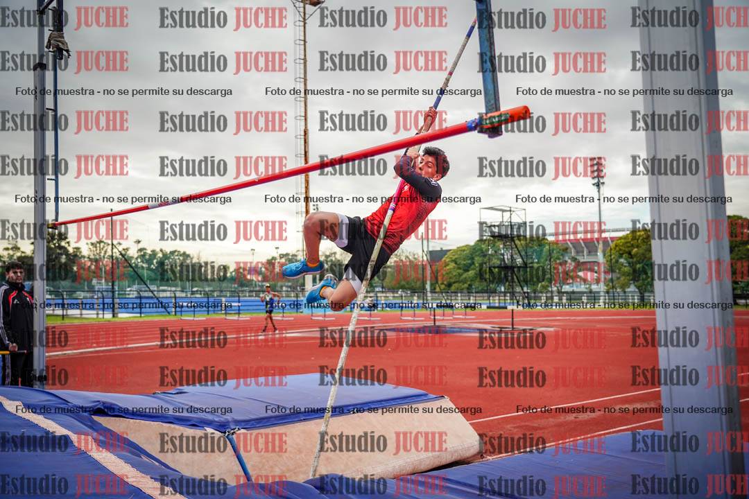 Fotos del salto con garrocha de varones - decatlón 8