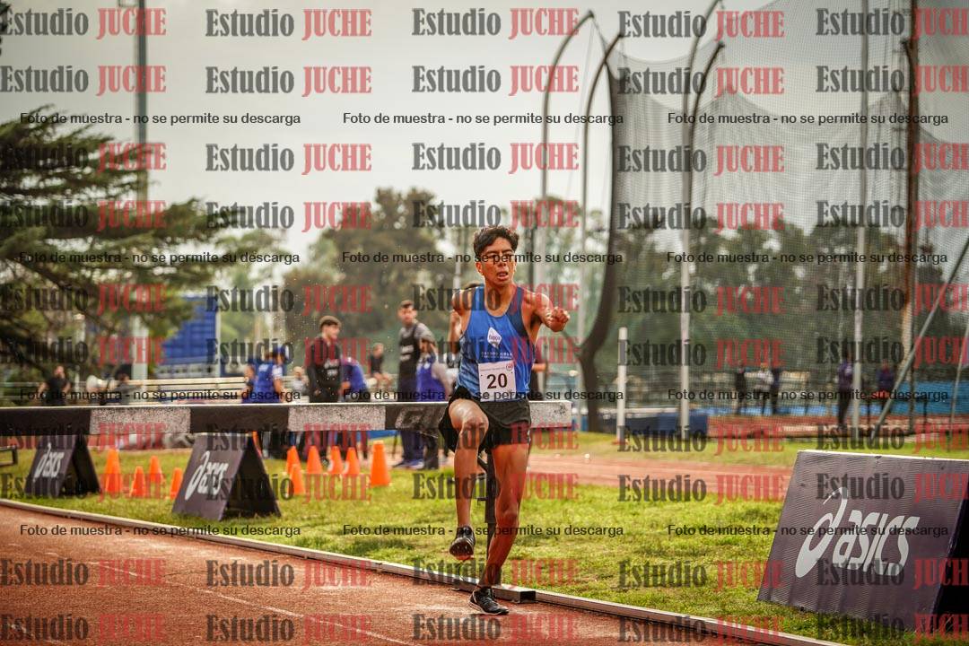 Fotos de los 3000 m con obstáculos de varones