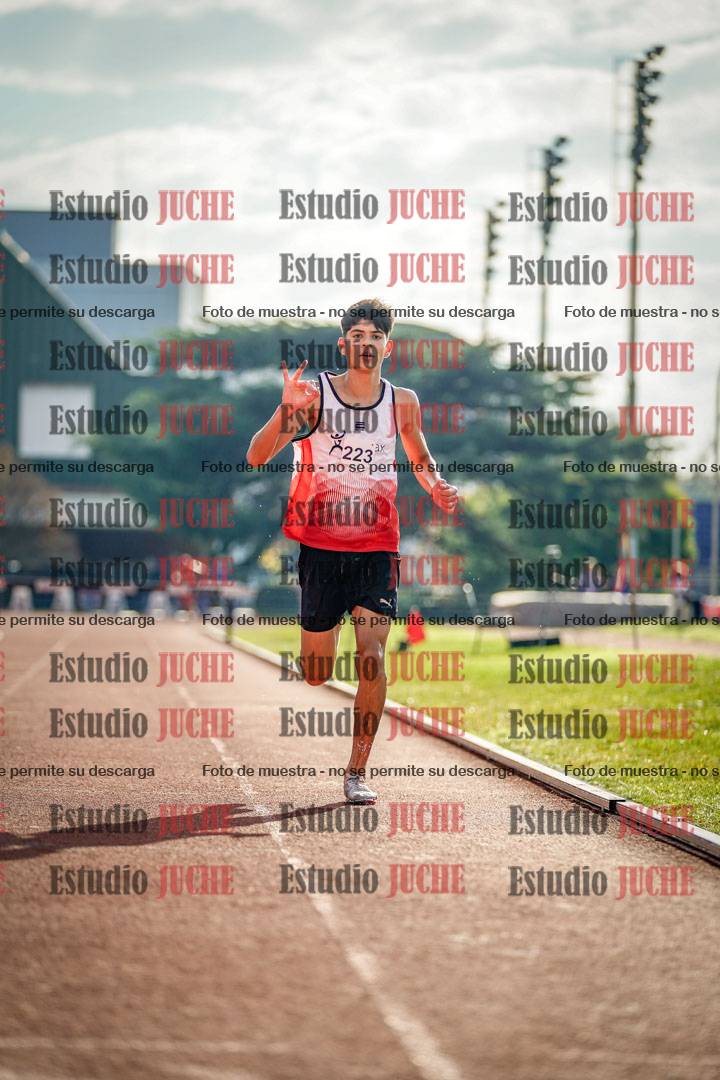 Fotos de los 2000 m con obstáculos de varones