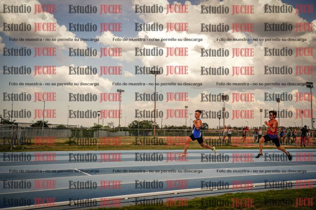 Fotos de los 300 m llanos de varones
