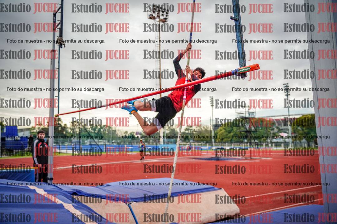 Fotos del salto con garrocha de varones - decatlón 8