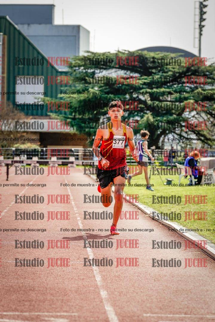 Fotos de los 1500 m con obstáculos de varones