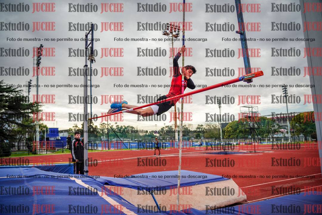 Fotos del salto con garrocha de varones - decatlón 8