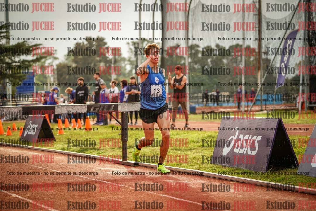 Fotos de los 3000 m con obstáculos de varones
