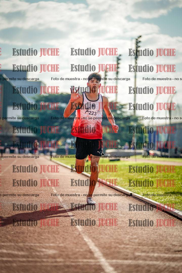Fotos de los 2000 m con obstáculos de varones