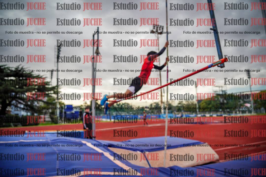 Fotos del salto con garrocha de varones - decatlón 8