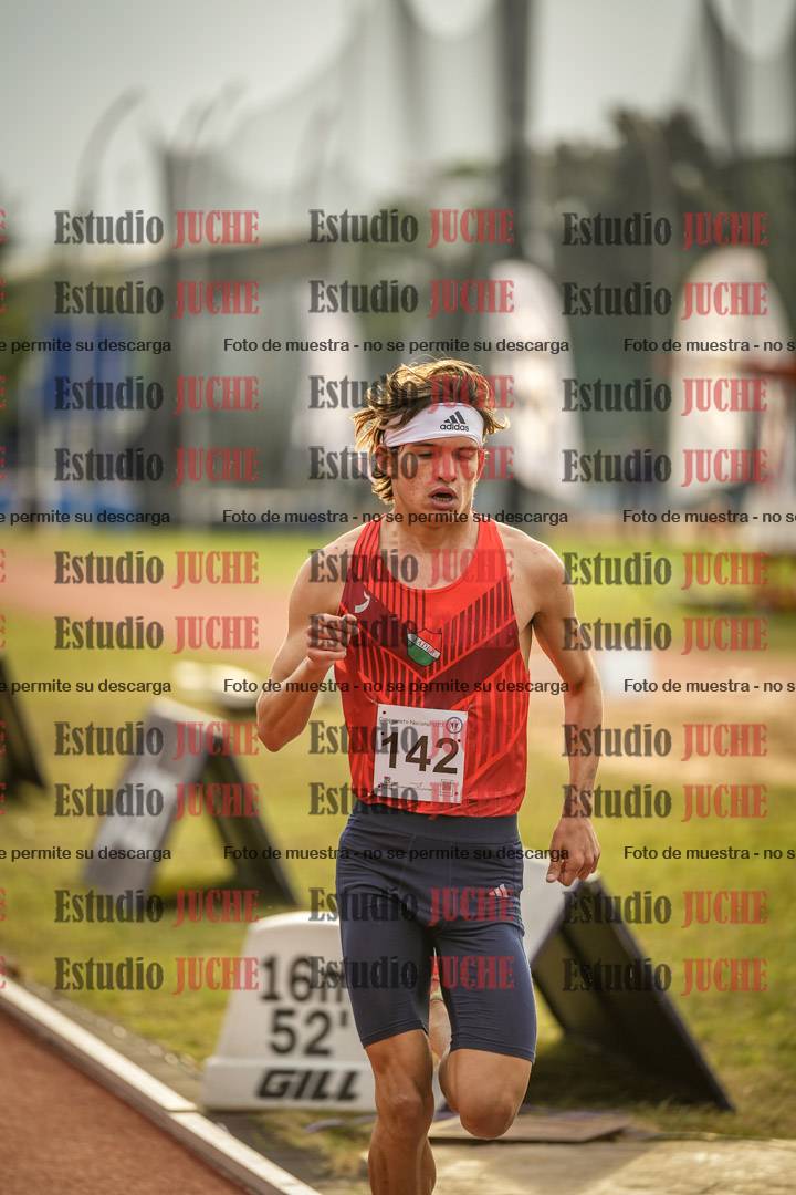 Fotos de los 3000 m con obstáculos de varones