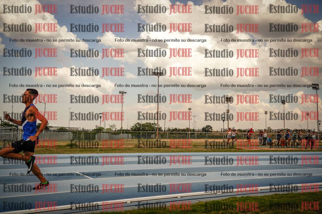 Fotos de los 300 m llanos de varones