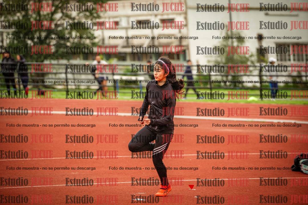 Fotos del salto en alto de mujeres y varones - todos los grupos