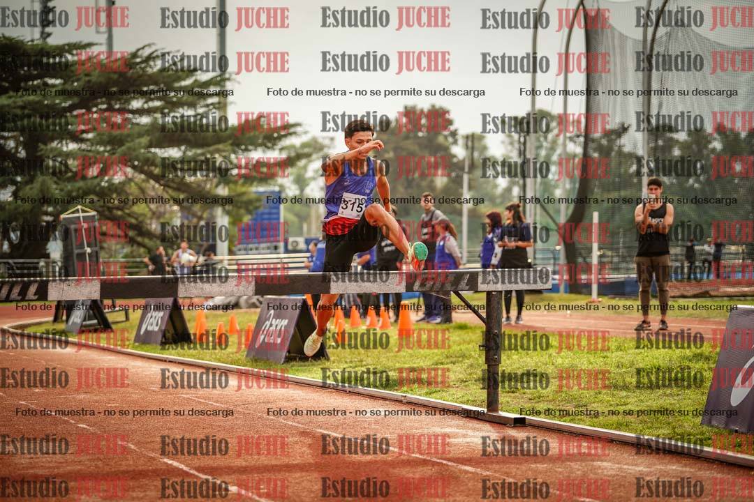 Fotos de los 3000 m con obstáculos de varones