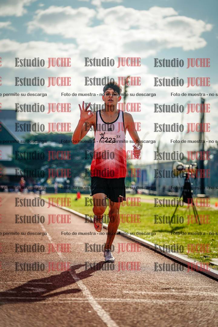 Fotos de los 2000 m con obstáculos de varones