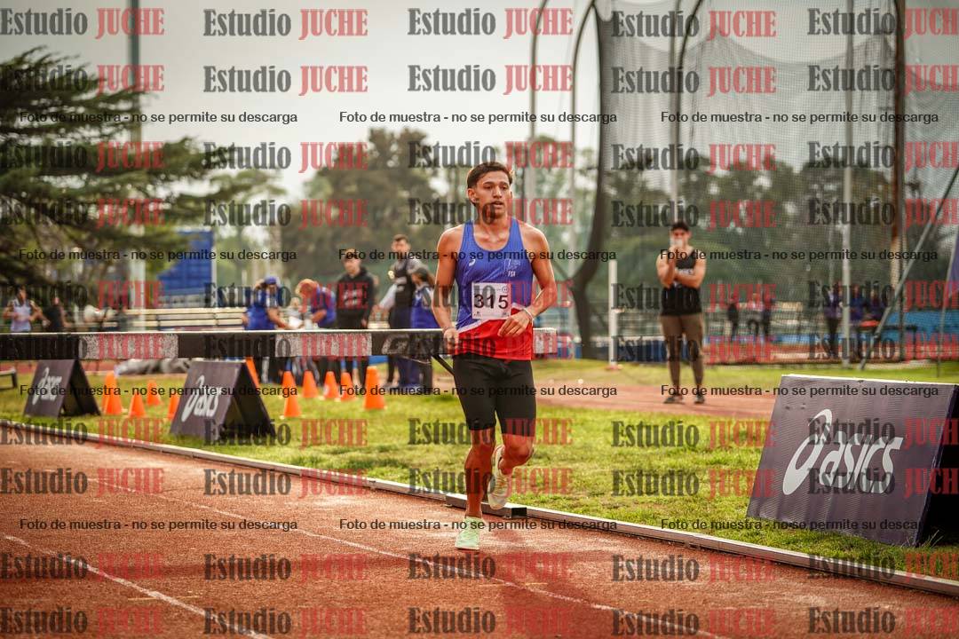 Fotos de los 3000 m con obstáculos de varones