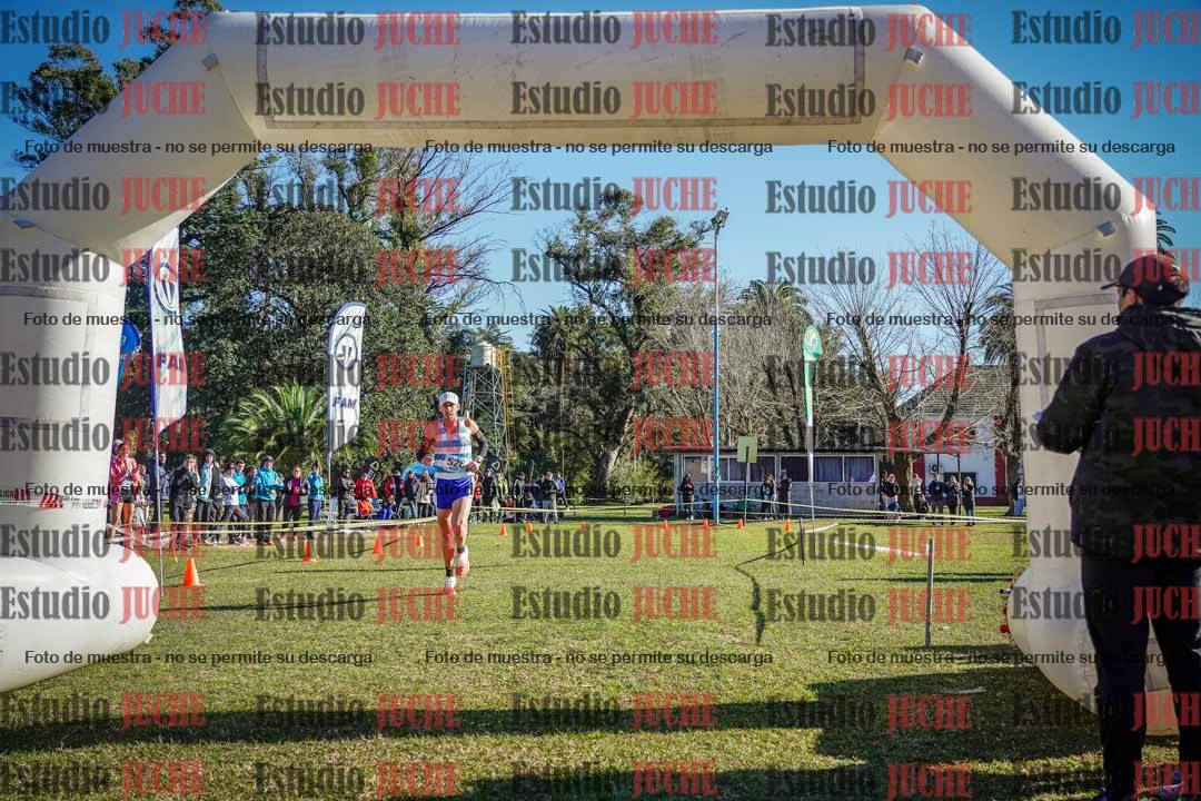 Fotos de la llegada del cross de 4000 m - varones